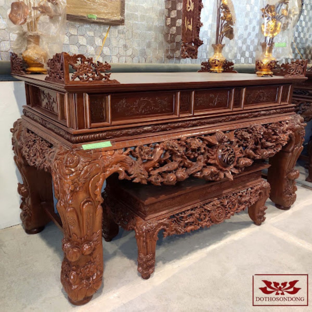 Sập thờ kích thước lớn tạo ấn tượng