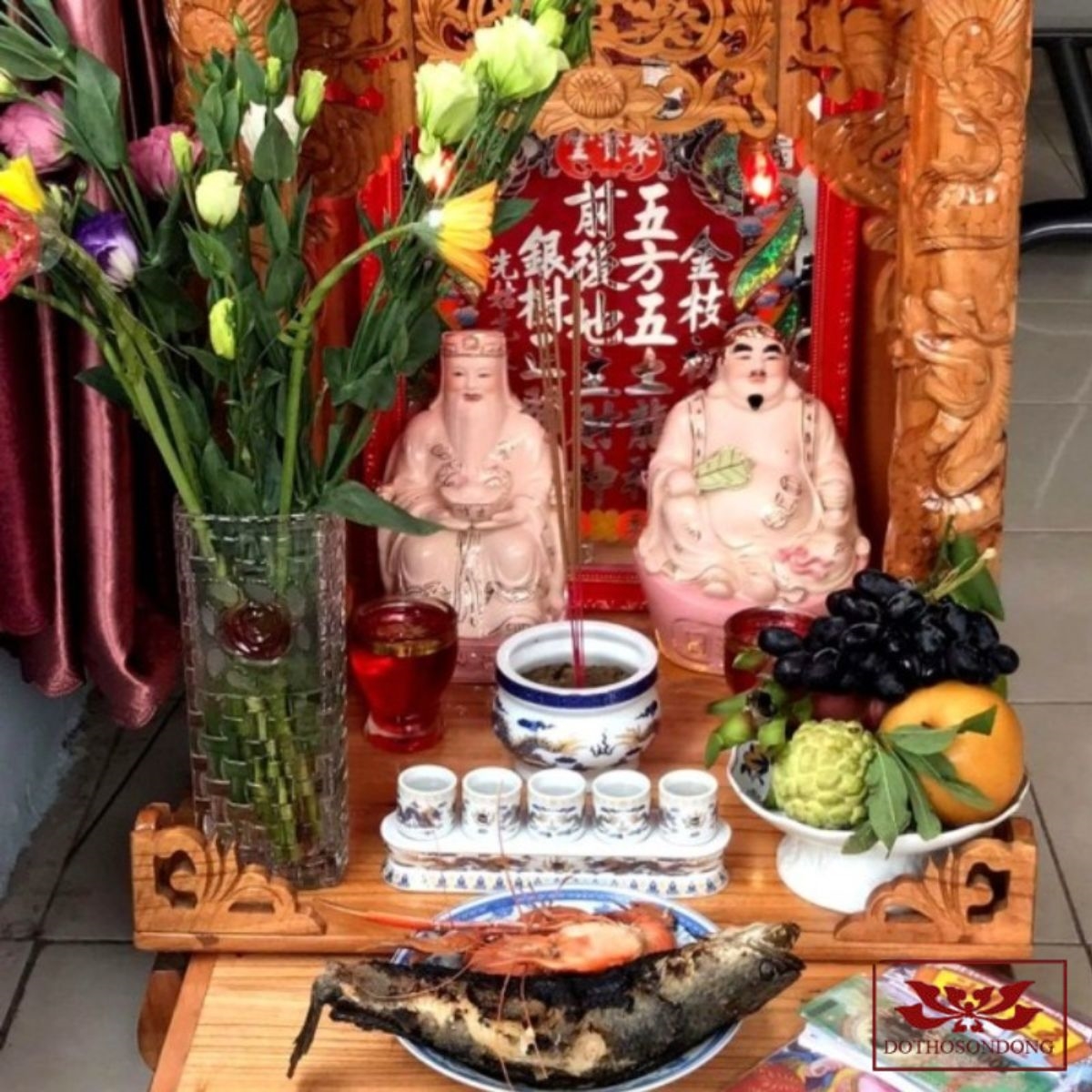 Lưu ý hướng đặt bàn thờ thần tài