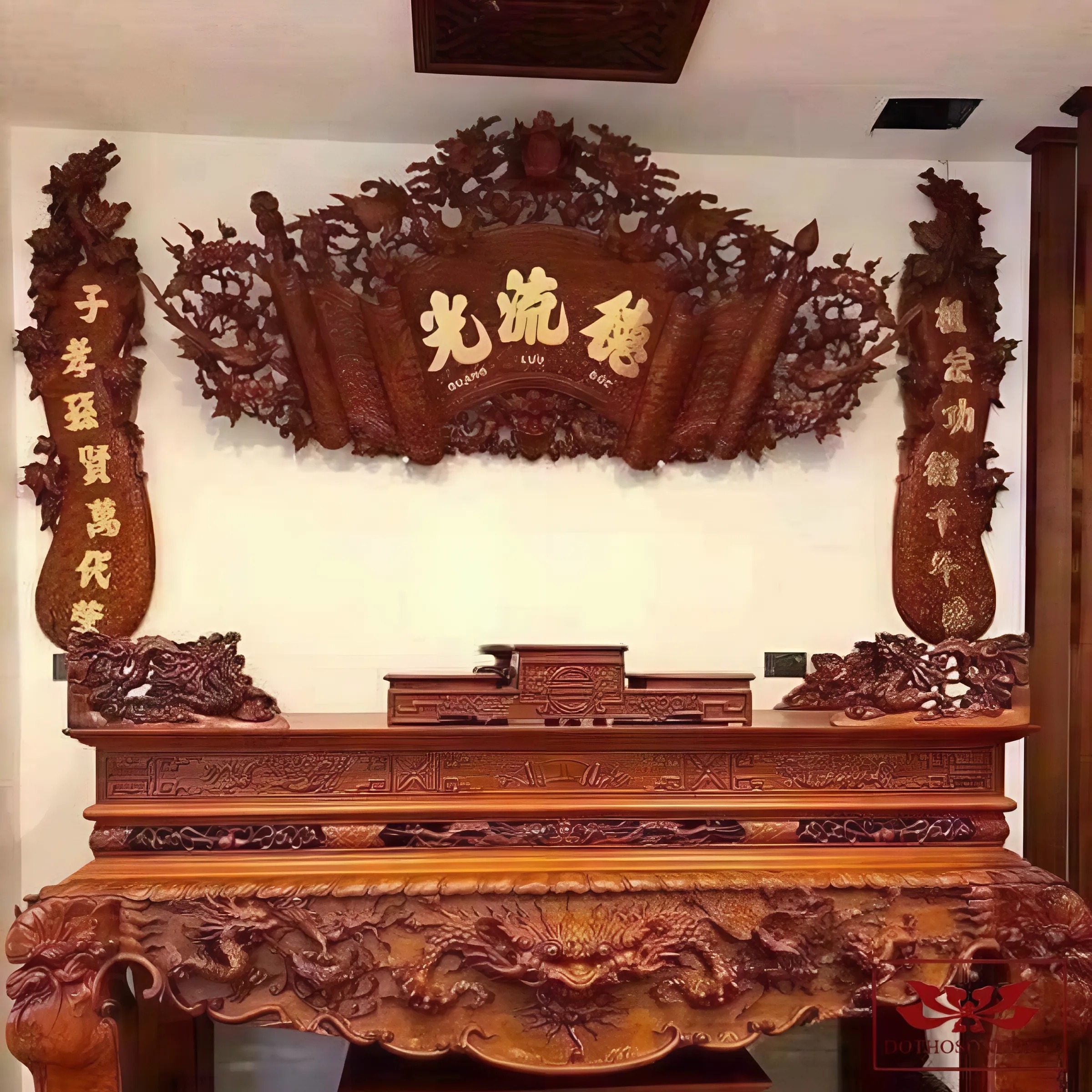 Bộ câu đối hợp với không gian thờ cúng rộng lớn