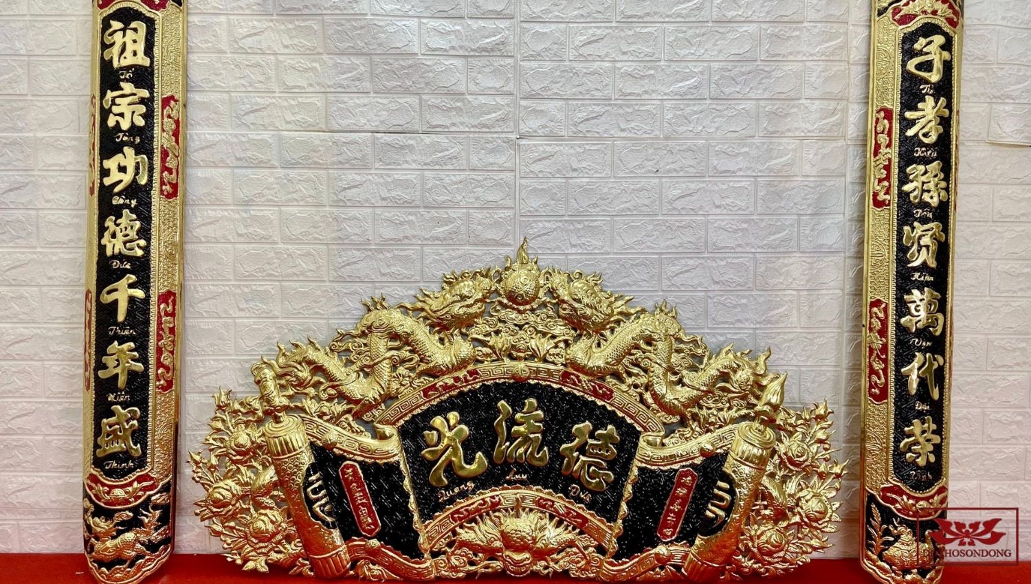 Cuốn thư đậm tính thẩm mỹ cho không gian thờ cúng