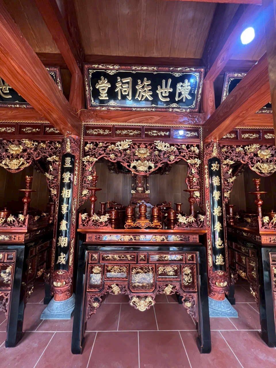 gian giữa nhà thờ họ Trần tại Can Lộc Hà Tĩnh